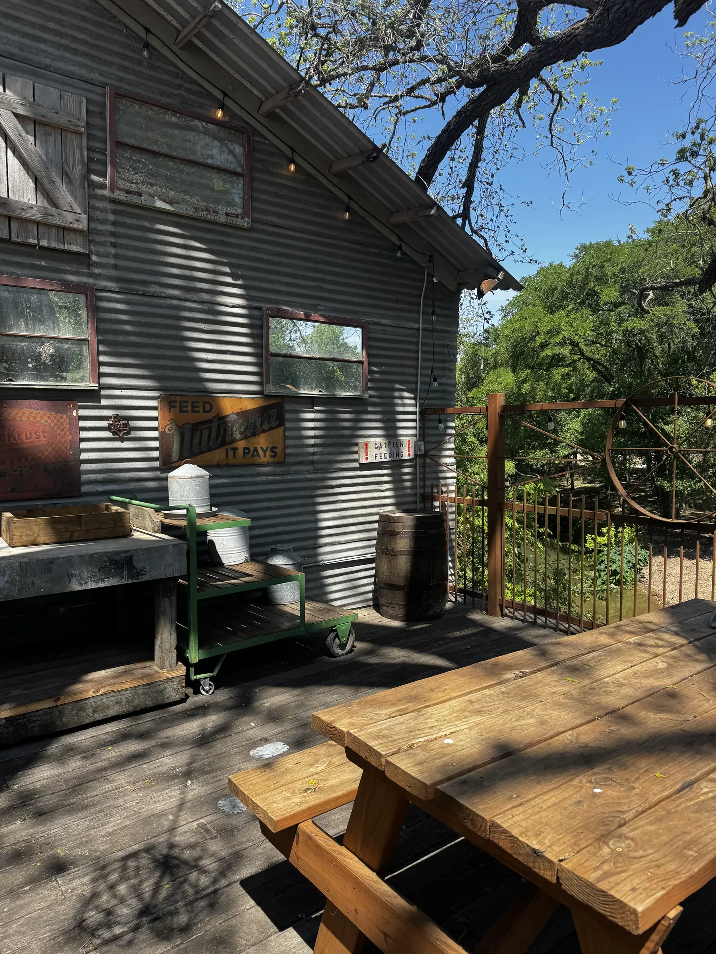 lily-picnic-table.webp